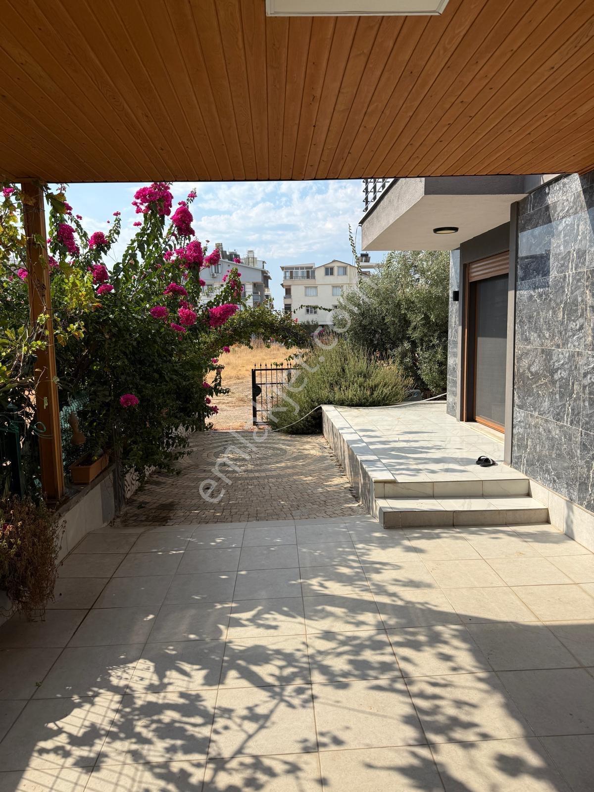 Acil Satılık 3+1 Villa Ayrı Mutfak — fotoğraf 4