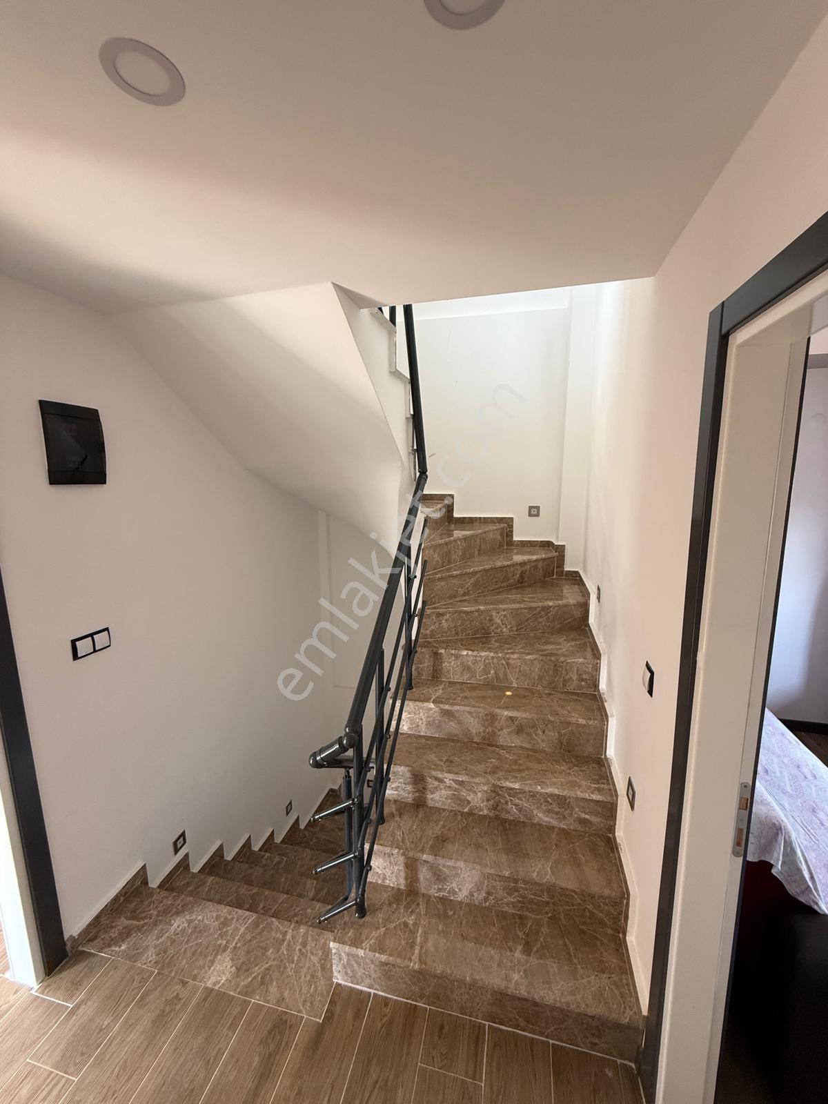 Acil Satılık 3+1 Villa Ayrı Mutfak — fotoğraf 13