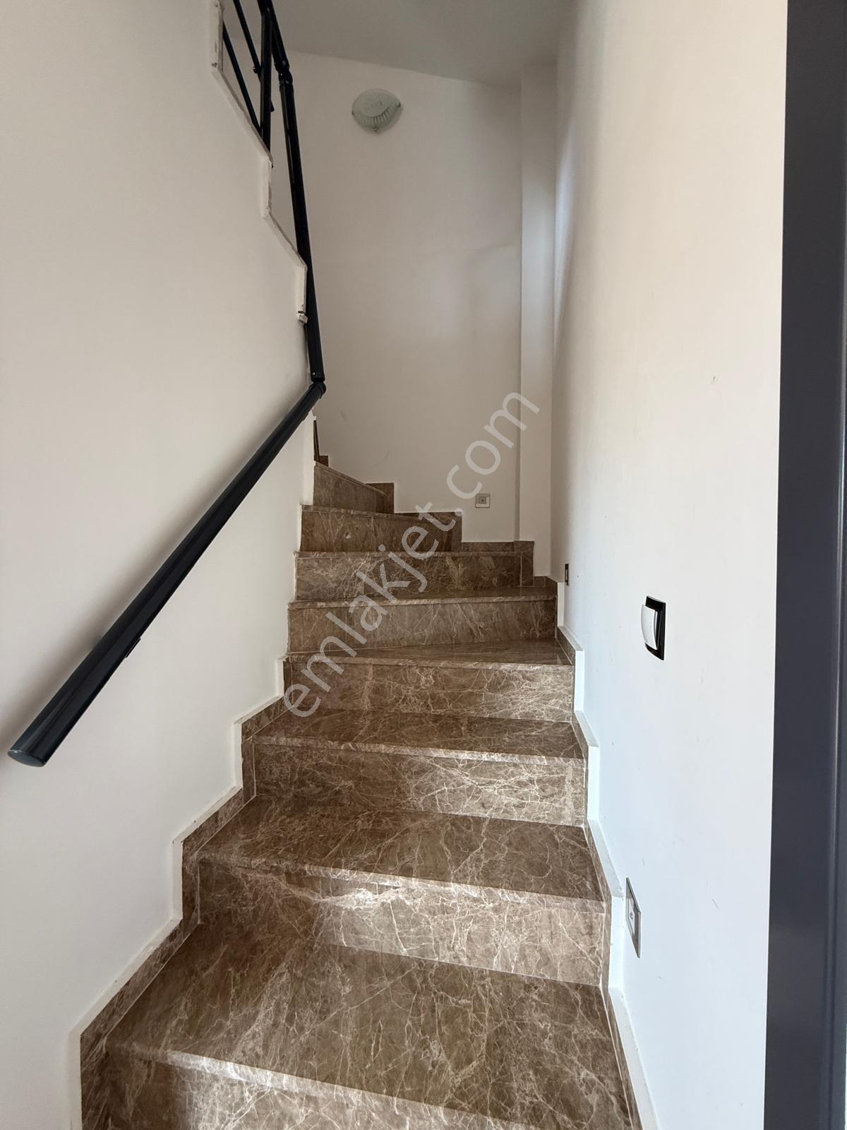 Acil Satılık 3+1 Villa Ayrı Mutfak — fotoğraf 19