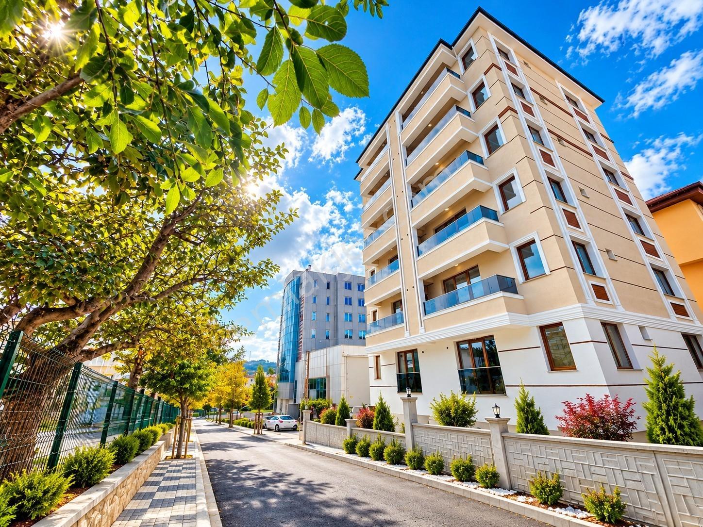 Garanti Emlak'Tan - Candaroğulları Okulu Karşısı - 2+1 Lüx Daire