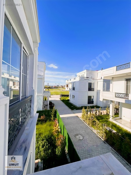 Edremit'te Hilton Oteli Arkasında Satılık 6+1 Triplex Villa — fotoğraf 3