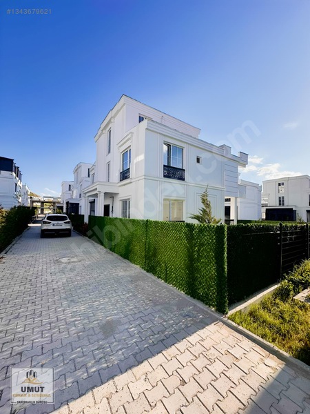 Edremit'te Hilton Oteli Arkasında Satılık 6+1 Triplex Villa — fotoğraf 5