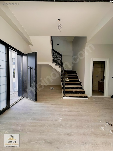 Edremit'te Hilton Oteli Arkasında Satılık 6+1 Triplex Villa — fotoğraf 32