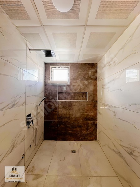 Edremit'te Hilton Oteli Arkasında Satılık 6+1 Triplex Villa — fotoğraf 33
