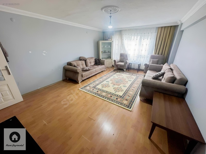 ** Mutlu Mah.de Geniş Kat Konumunda 3+1 Satılık Daire ** — fotoğraf 4