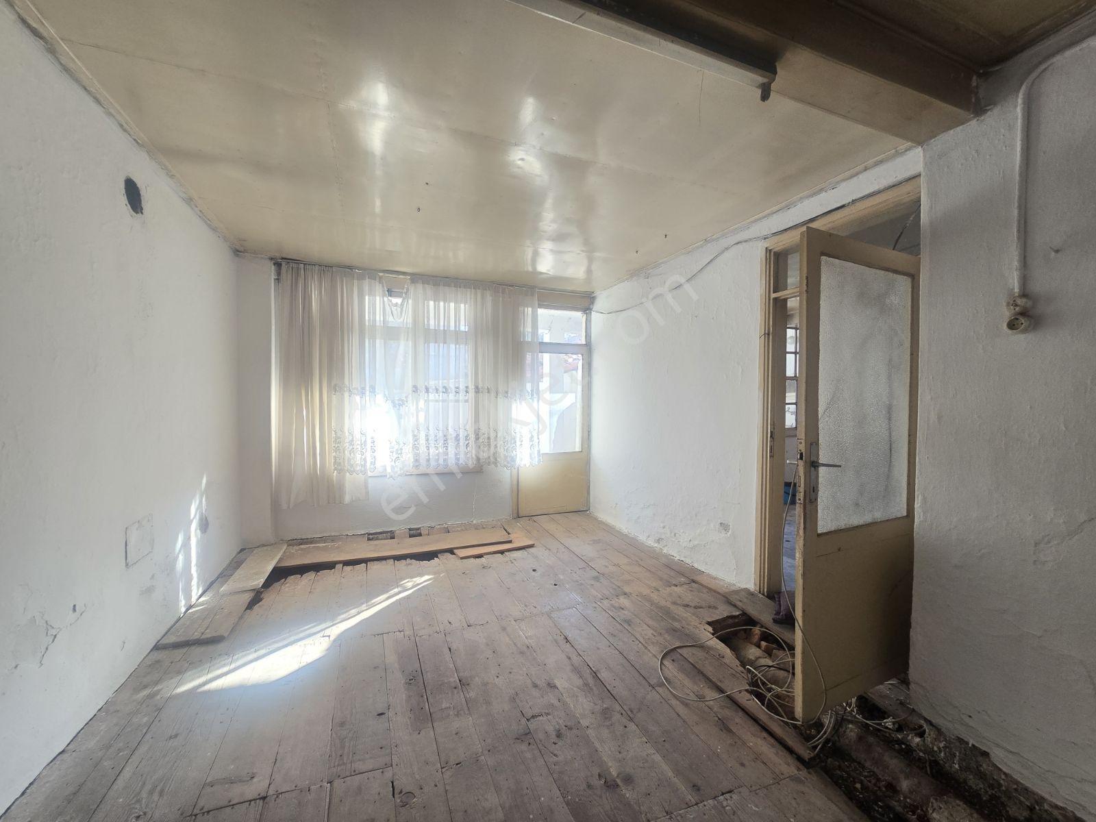 Emniyetin Arkasında 153 M² Arsa İçinde Müstakil Ev — fotoğraf 5
