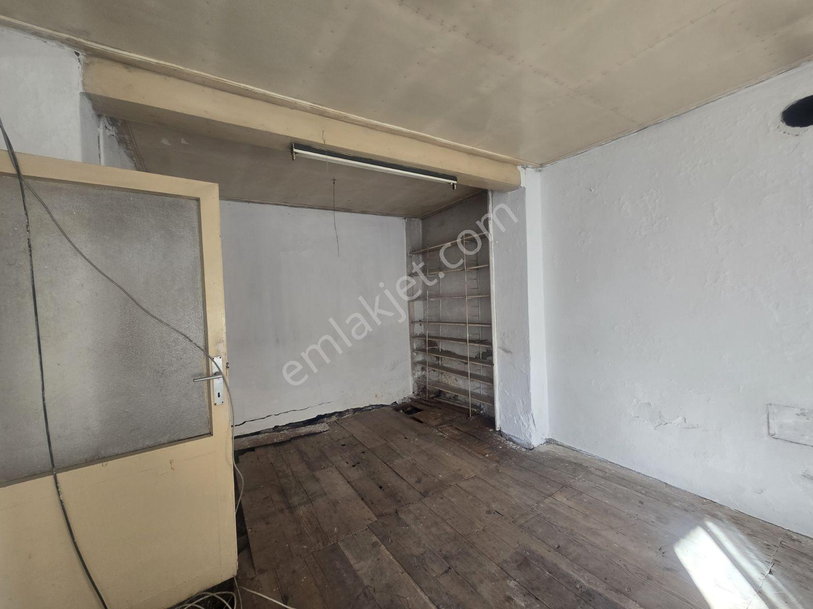Emniyetin Arkasında 153 M² Arsa İçinde Müstakil Ev — fotoğraf 6
