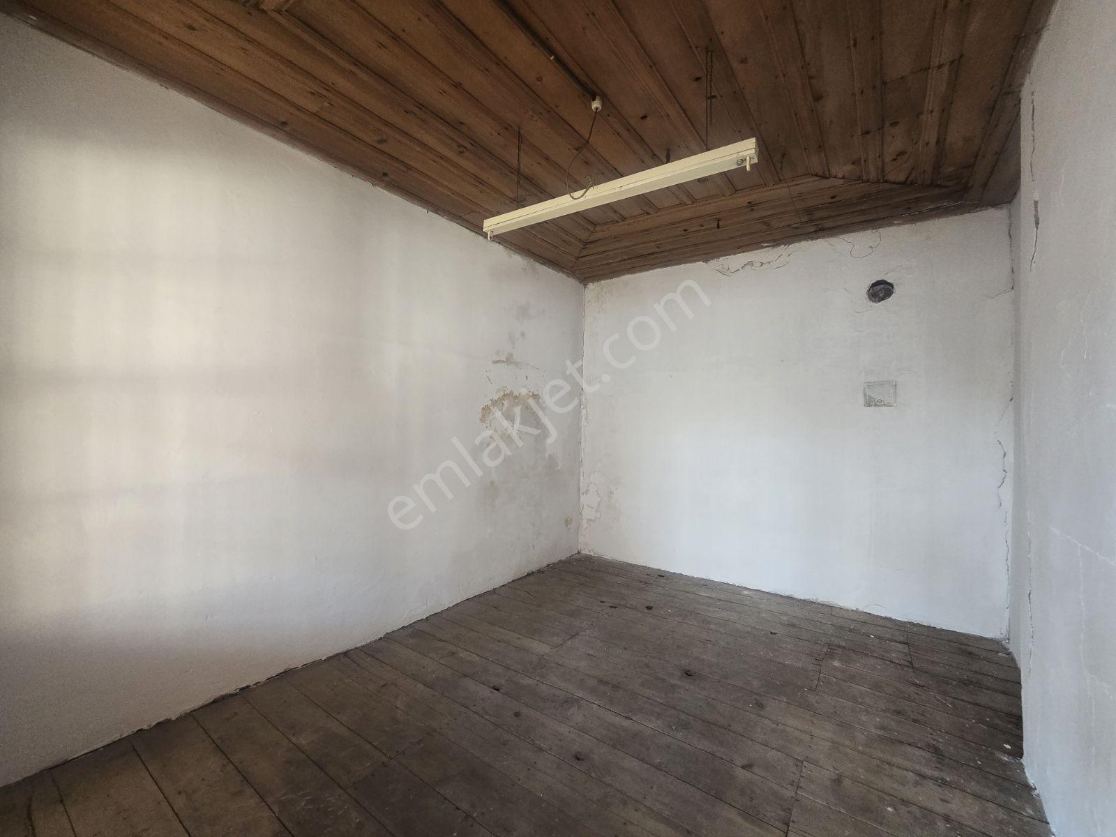 Emniyetin Arkasında 153 M² Arsa İçinde Müstakil Ev — fotoğraf 12