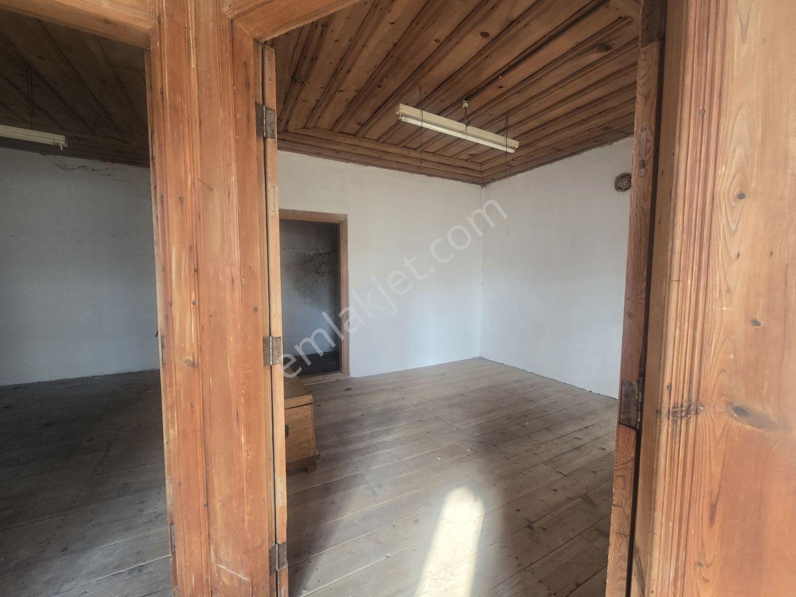 Emniyetin Arkasında 153 M² Arsa İçinde Müstakil Ev — fotoğraf 14