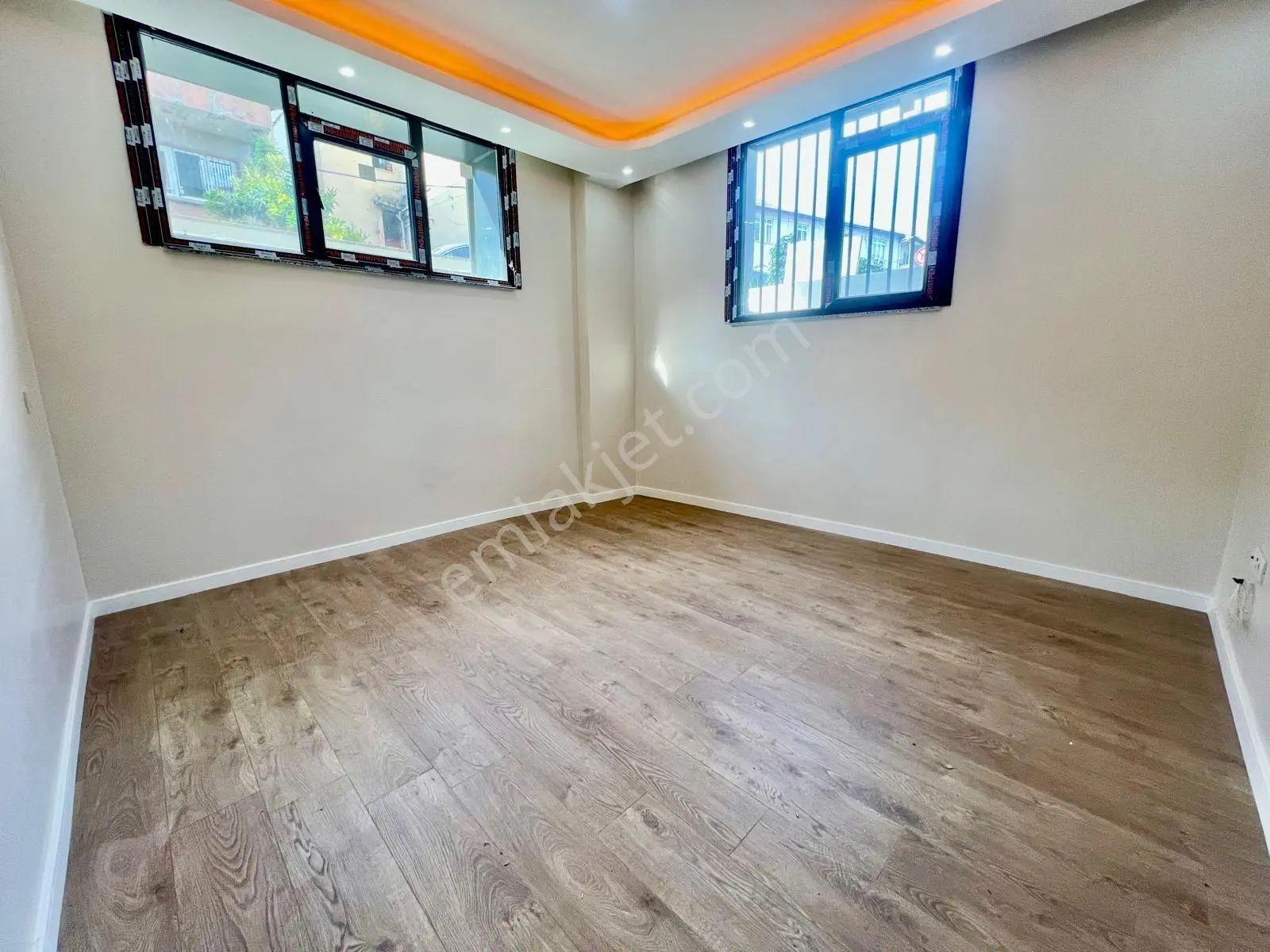 Seba'dan Yenimahalle'de 1+1 65m2 Krediye Uygun Yatırımlık B.katt — fotoğraf 2
