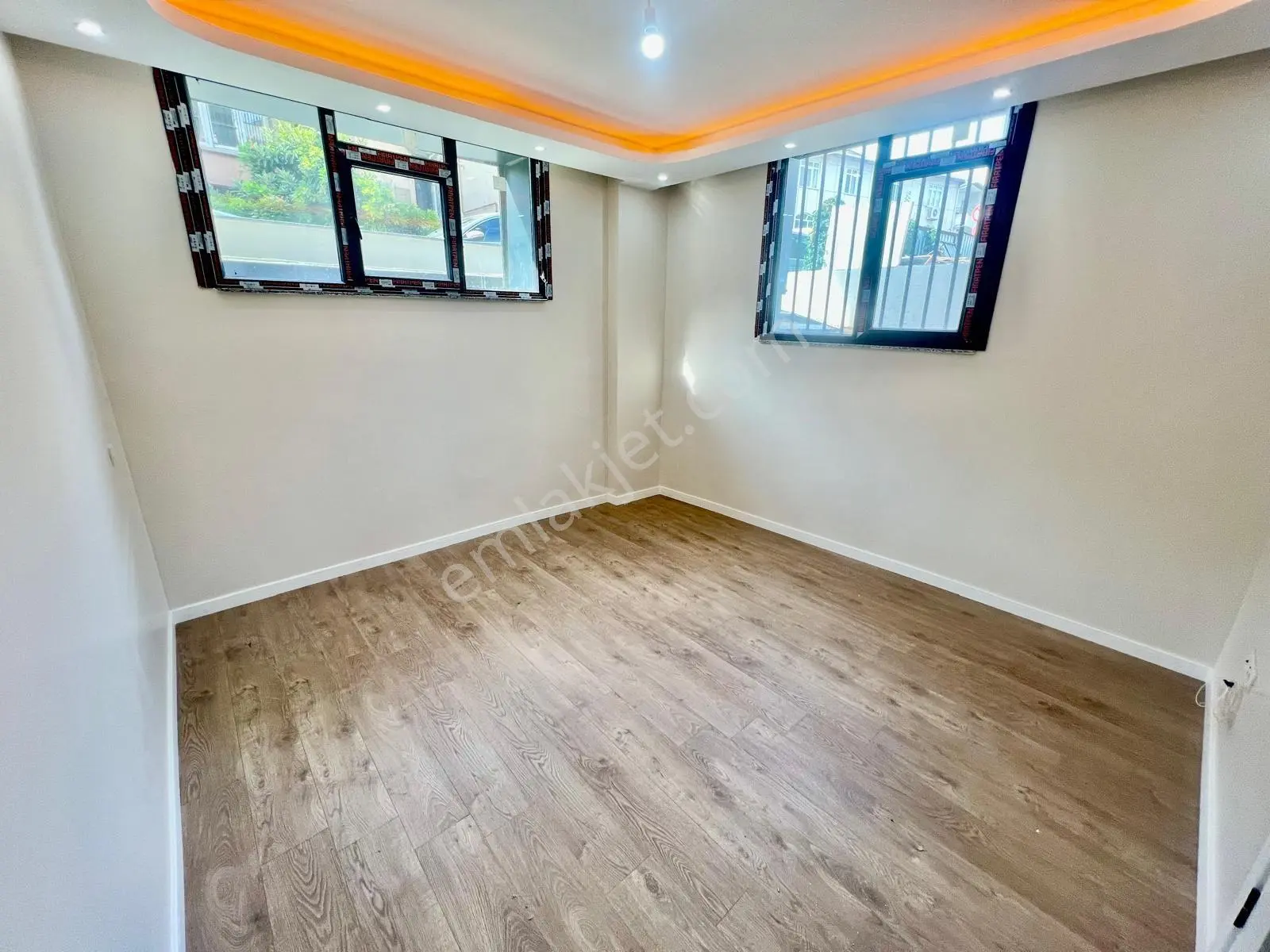 Seba'dan Yenimahalle'de 1+1 65m2 Krediye Uygun Yatırımlık B.katt — fotoğraf 4