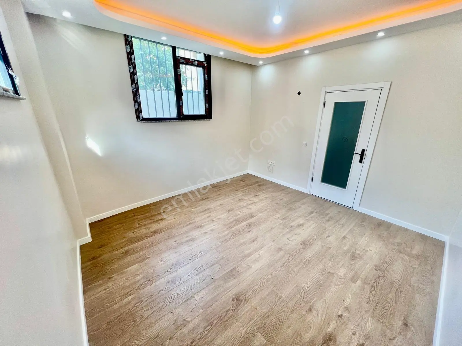 Seba'dan Yenimahalle'de 1+1 65m2 Krediye Uygun Yatırımlık B.katt — fotoğraf 5