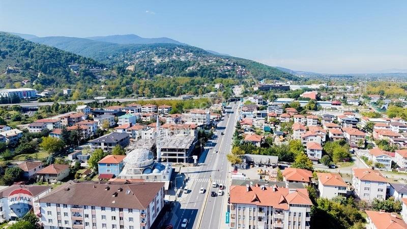 Remax Mavi'den Sapanca'da Tic. İmarlı,yatırım Değeri Yüksek Bina — fotoğraf 8