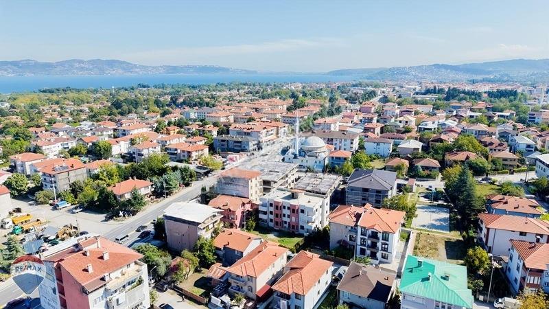 Remax Mavi'den Sapanca'da Tic. İmarlı,yatırım Değeri Yüksek Bina — fotoğraf 9