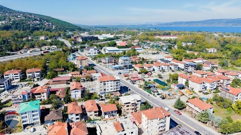 Remax Mavi'den Sapanca'da Tic. İmarlı,yatırım Değeri Yüksek Bina — fotoğraf 13