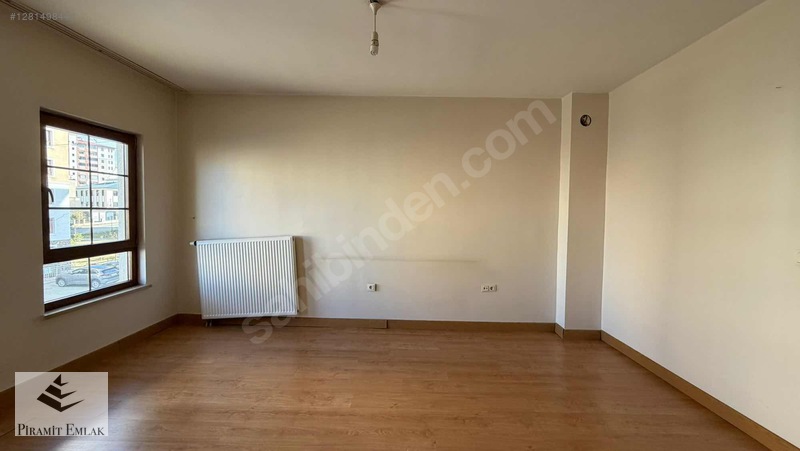 Piramit Gm'den Abdurrahman Gazide Satılık 2+1 Daire — fotoğraf 3