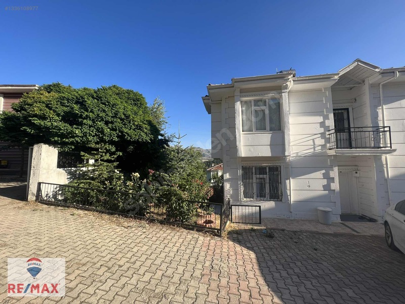 Hazar Gölünde Yüce Tatil Sitesinde Satılık 4+1 Yazlık Villa — fotoğraf 3