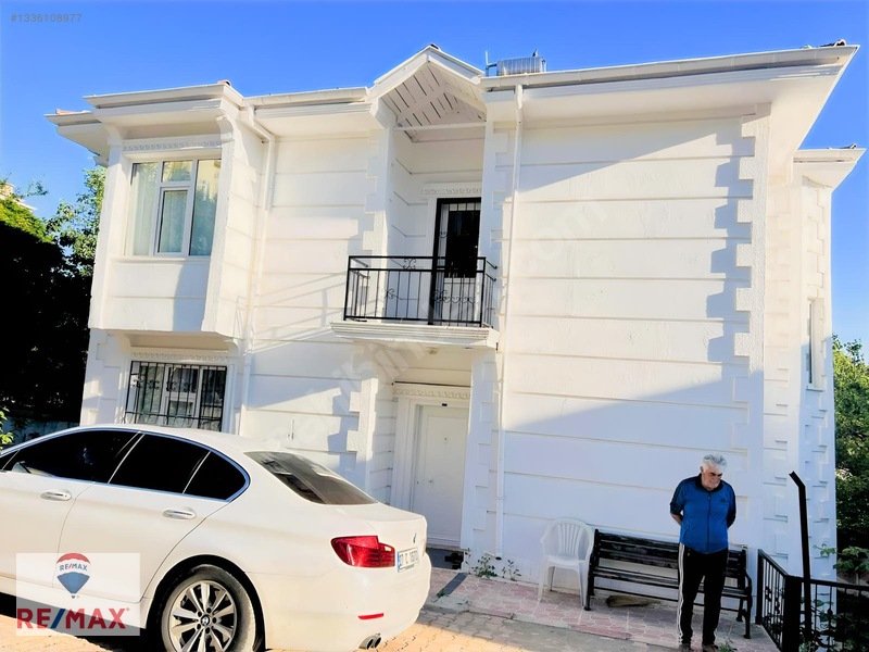 Hazar Gölünde Yüce Tatil Sitesinde Satılık 4+1 Yazlık Villa — fotoğraf 5
