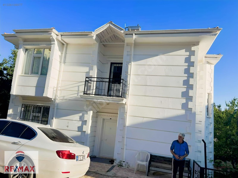 Hazar Gölünde Yüce Tatil Sitesinde Satılık 4+1 Yazlık Villa — fotoğraf 7