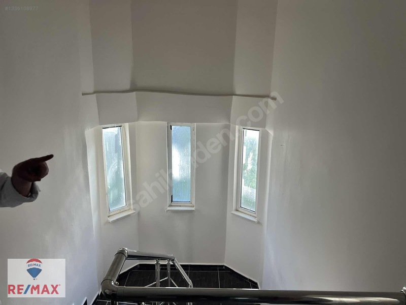 Hazar Gölünde Yüce Tatil Sitesinde Satılık 4+1 Yazlık Villa — fotoğraf 9