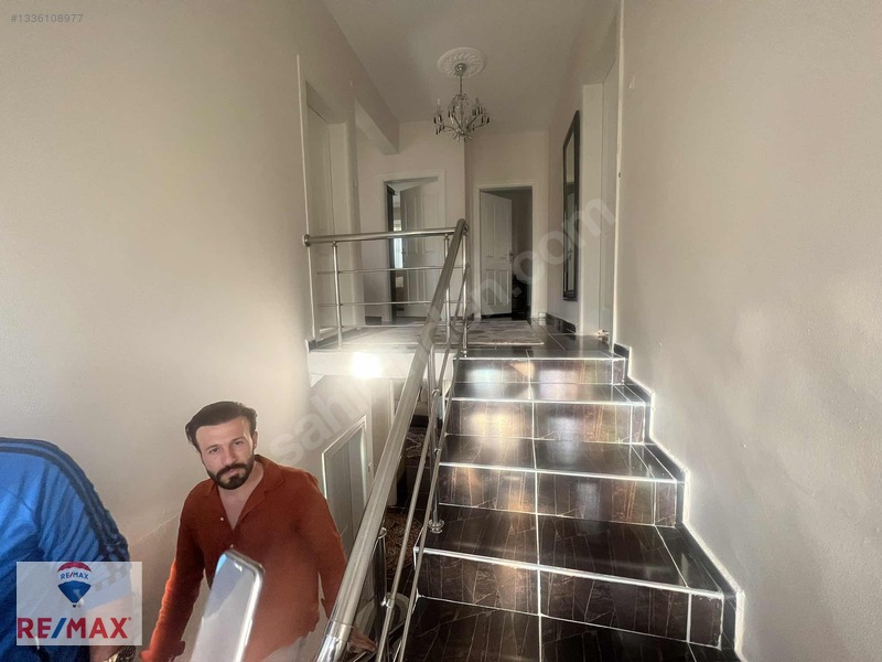 Hazar Gölünde Yüce Tatil Sitesinde Satılık 4+1 Yazlık Villa — fotoğraf 12