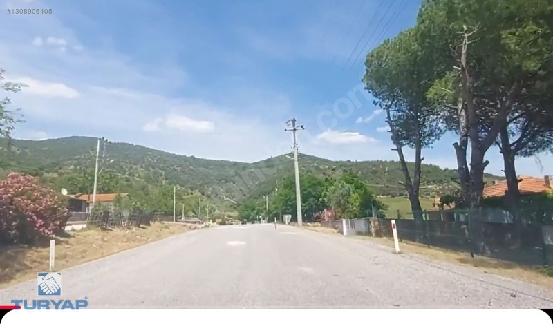 Dikili Kıroba'Da Köy İçi Yatırımlık 1090 Metre Arsa