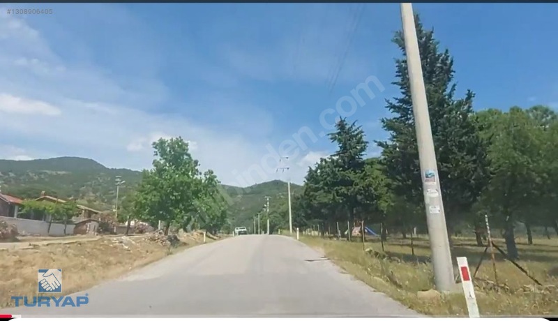 Dikili Kıroba'da Köy İçi Yatırımlık 1090 Metre Arsa — fotoğraf 2