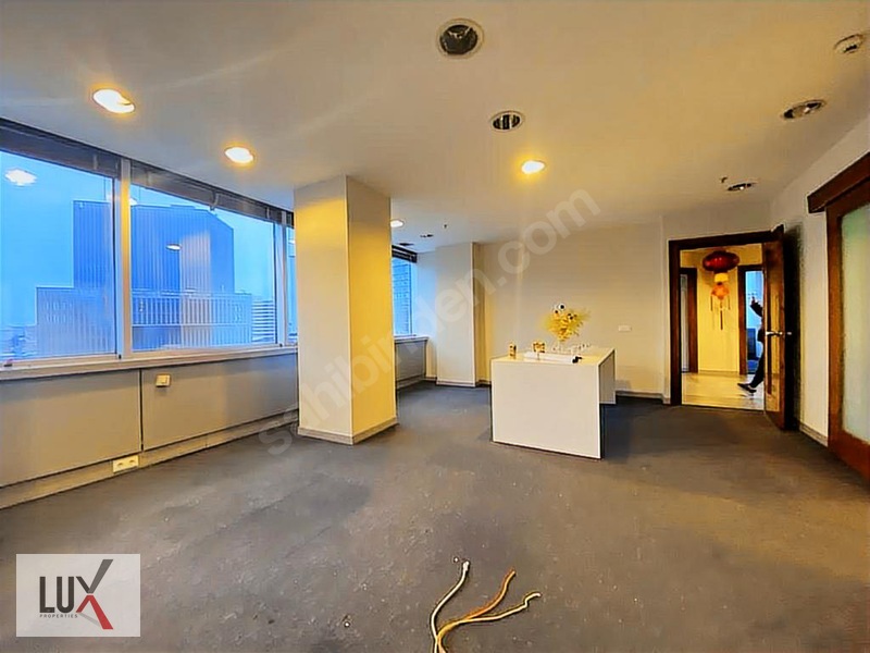 Maslak Beybi Giz Plazada Dekorasyonlu 250m2 Kiralık Ofis / Lux — fotoğraf 6