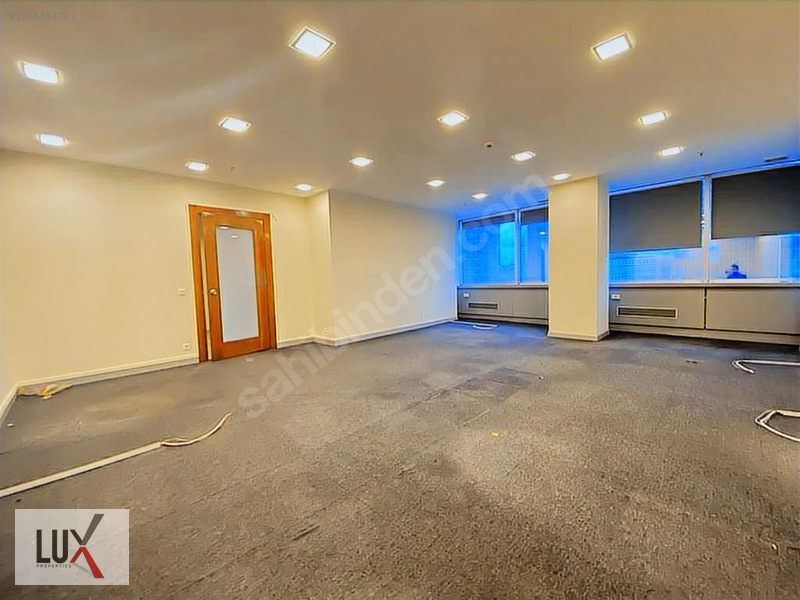 Maslak Beybi Giz Plazada Dekorasyonlu 250m2 Kiralık Ofis / Lux — fotoğraf 8
