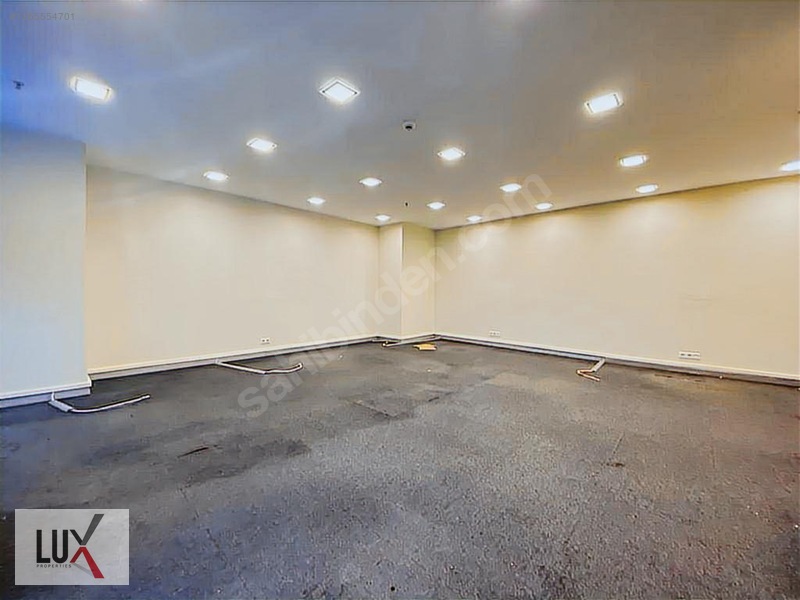 Maslak Beybi Giz Plazada Dekorasyonlu 250m2 Kiralık Ofis / Lux — fotoğraf 9
