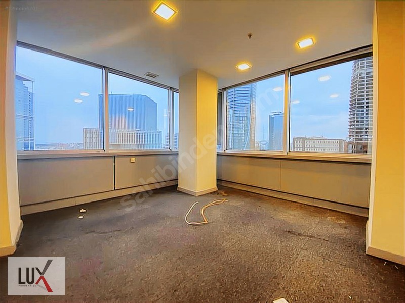 Maslak Beybi Giz Plazada Dekorasyonlu 250m2 Kiralık Ofis / Lux — fotoğraf 10
