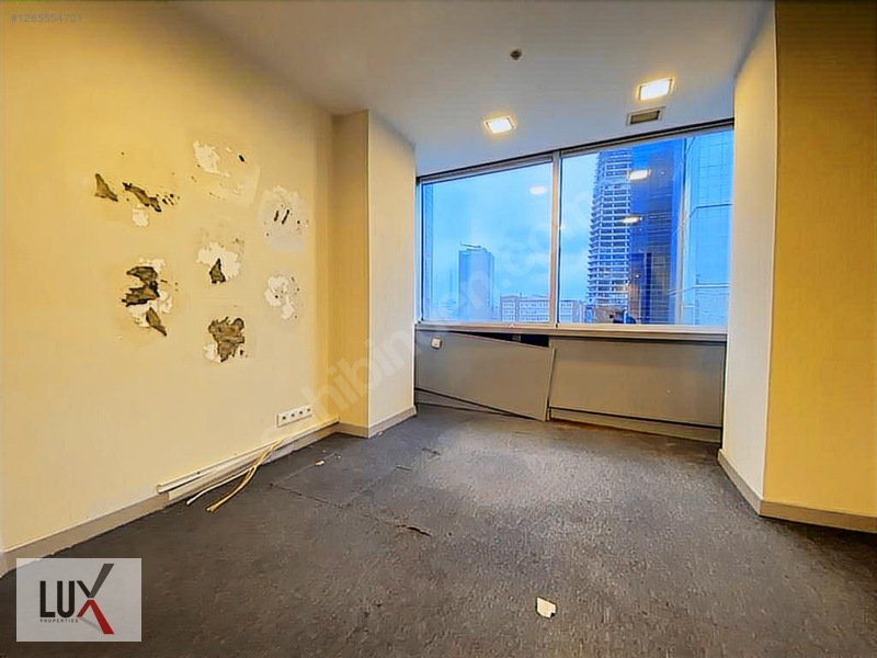 Maslak Beybi Giz Plazada Dekorasyonlu 250m2 Kiralık Ofis / Lux — fotoğraf 11