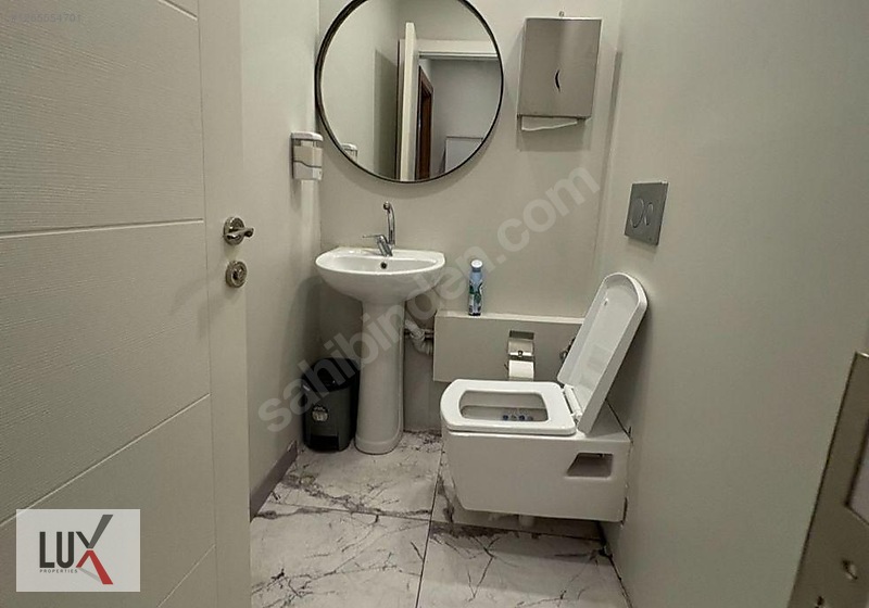 Maslak Beybi Giz Plazada Dekorasyonlu 250m2 Kiralık Ofis / Lux — fotoğraf 17