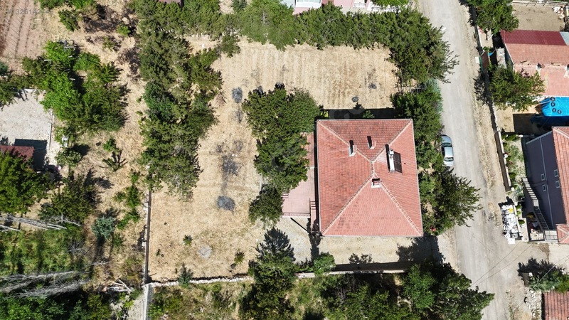 Gemerek'te Geniş Arsalı Müstakil Villa — fotoğraf 18