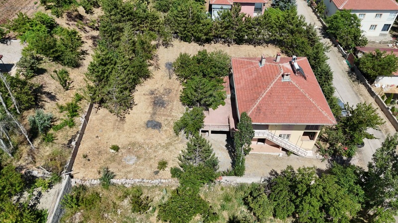 Gemerek'te Geniş Arsalı Müstakil Villa — fotoğraf 33