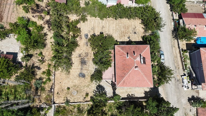 Gemerek'te Geniş Arsalı Müstakil Villa — fotoğraf 34