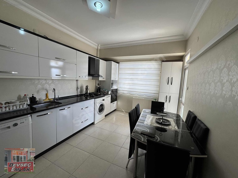 Devseç Emlak'tan Ali Baba Mah. Ara Kat 4 Odalı Satılık Daire — fotoğraf 4