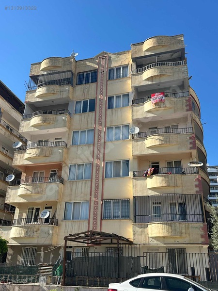 Çözüm Emlak'Tan Satılık Dört Odalı Ara Kat Uygun Daıre