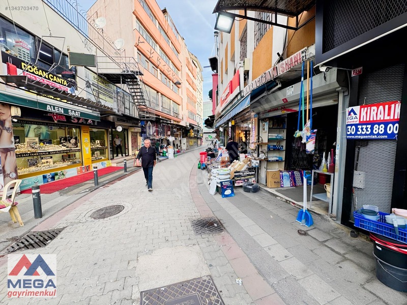 Kadıköy Osmanağa Camii Karşı Sokağında Düz Ayak Dükkan — fotoğraf 2