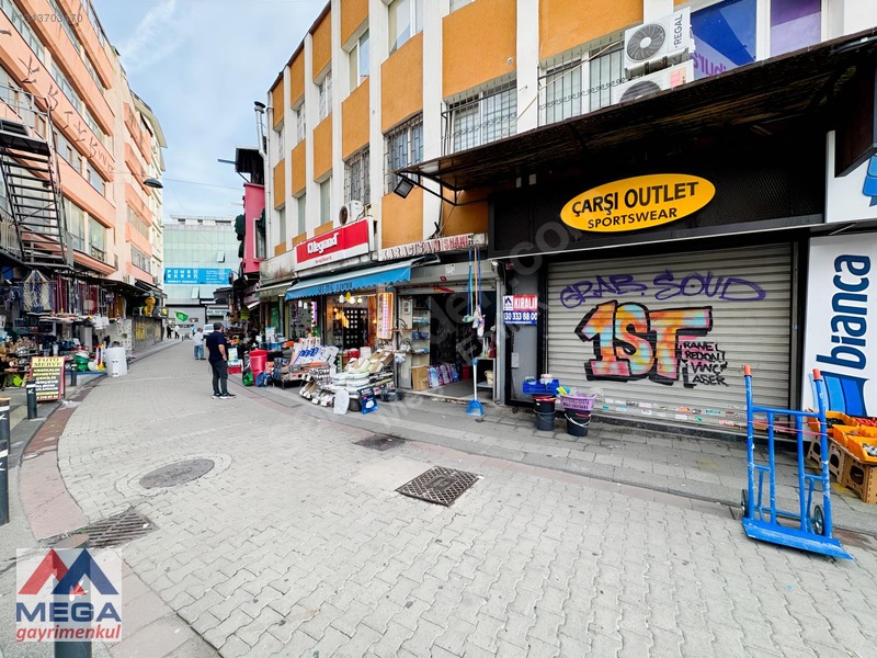 Kadıköy Osmanağa Camii Karşı Sokağında Düz Ayak Dükkan — fotoğraf 3