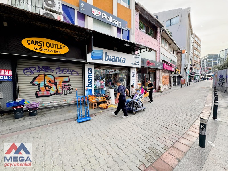 Kadıköy Osmanağa Camii Karşı Sokağında Düz Ayak Dükkan — fotoğraf 4