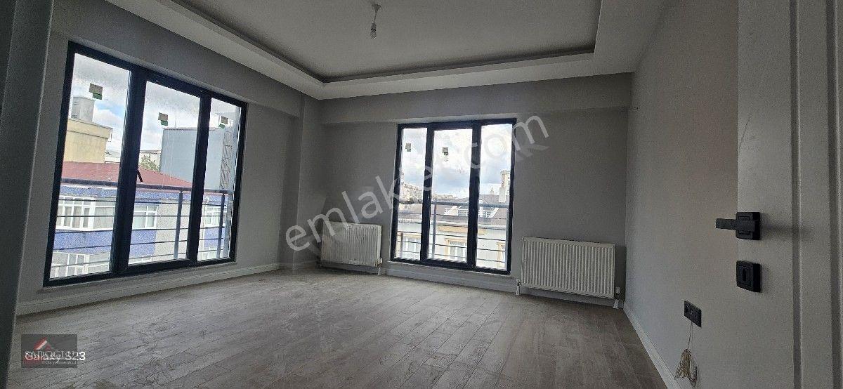 Bağcılar Merkez'de 2+1 Satılık Daire — fotoğraf 20