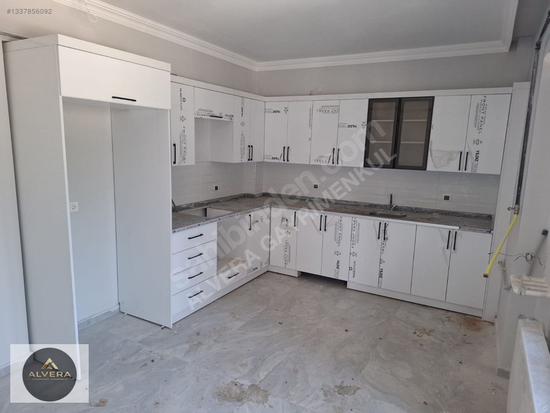 Alitaşı Mahallesinde Satılık 3+1 Daire