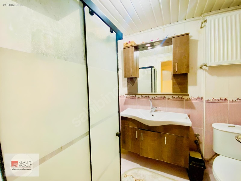 Yeditepenin Prestijli Konumun'da Genişmi Geniş Bakımlı 3+1 Daire — fotoğraf 4