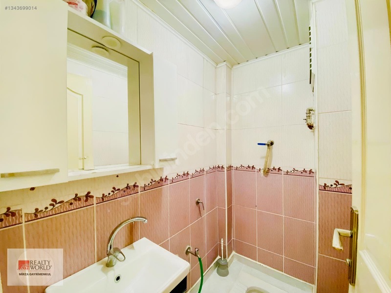 Yeditepenin Prestijli Konumun'da Genişmi Geniş Bakımlı 3+1 Daire — fotoğraf 8