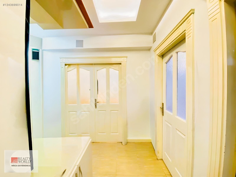 Yeditepenin Prestijli Konumun'da Genişmi Geniş Bakımlı 3+1 Daire — fotoğraf 11