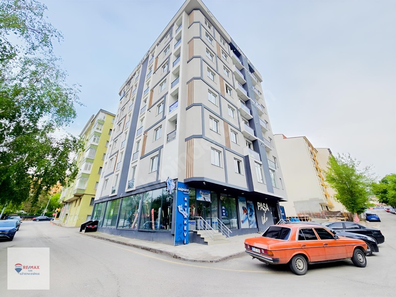 Remax İlke'Den Paşalar Caddesi'Nde 1+1 Eşyalı Satılık Lüks Daire