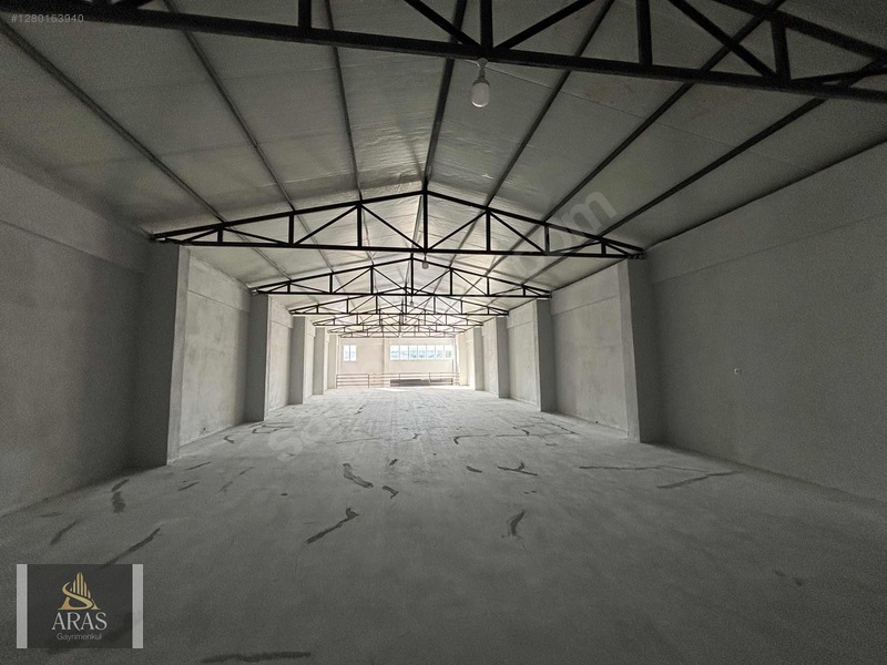 Aras Gayrimenkulden Karaosmanoğlunda Kiralık 550 M2 Dükkan — fotoğraf 4