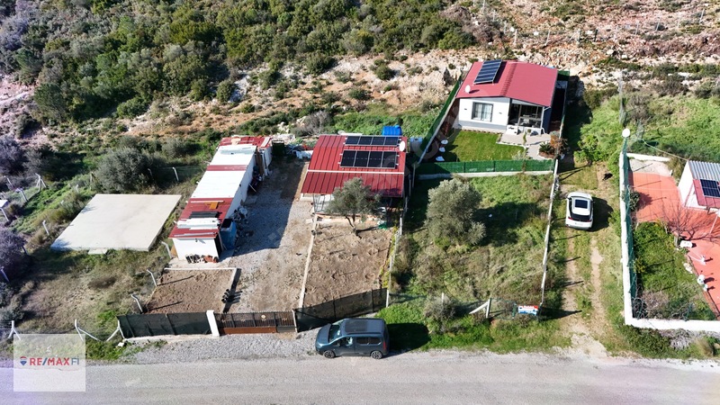 Urla Özbek Torasan Hattında Deniz Manzaralı Köşe 235 M2 Arsa