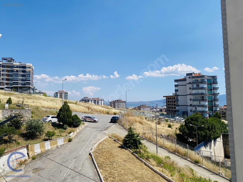 Çiğli Esentepe Mahallesinde Manzaralı Merkezi 3+1 Satılık Daire